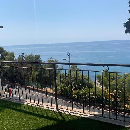 La Terrazza Nel Blu Imperia Exterior foto