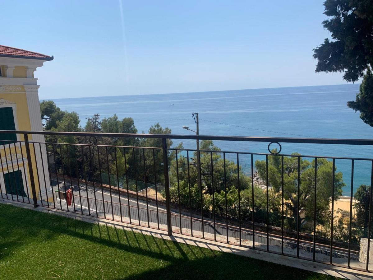 La Terrazza Nel Blu Imperia Exterior foto