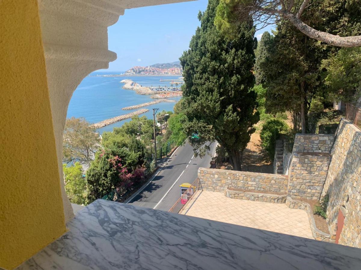 La Terrazza Nel Blu Imperia Exterior foto